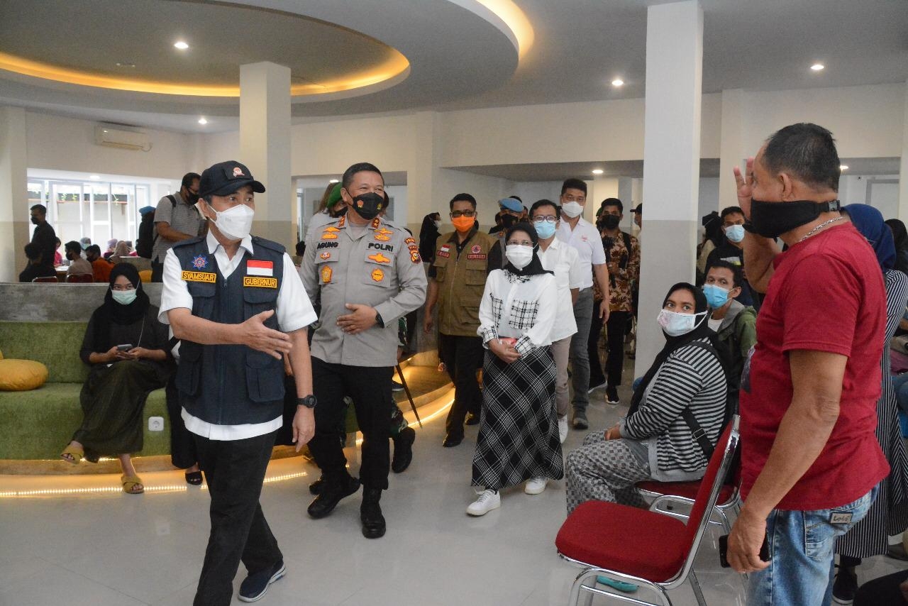 Kadinkes Hadiri Vaksinasi Massal Di RS Bhayangkara