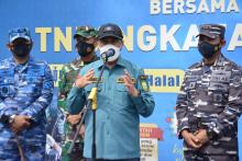 Gubri Tinjau Serbuan Vaksin Maritim Bersama TNI-AL