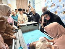 Perhatian Pemerintah Provinsi Riau Terhadap Kesehatan Anak : Plt. Ketua TP PKK Kunjungi Pasien Gizi Buruk